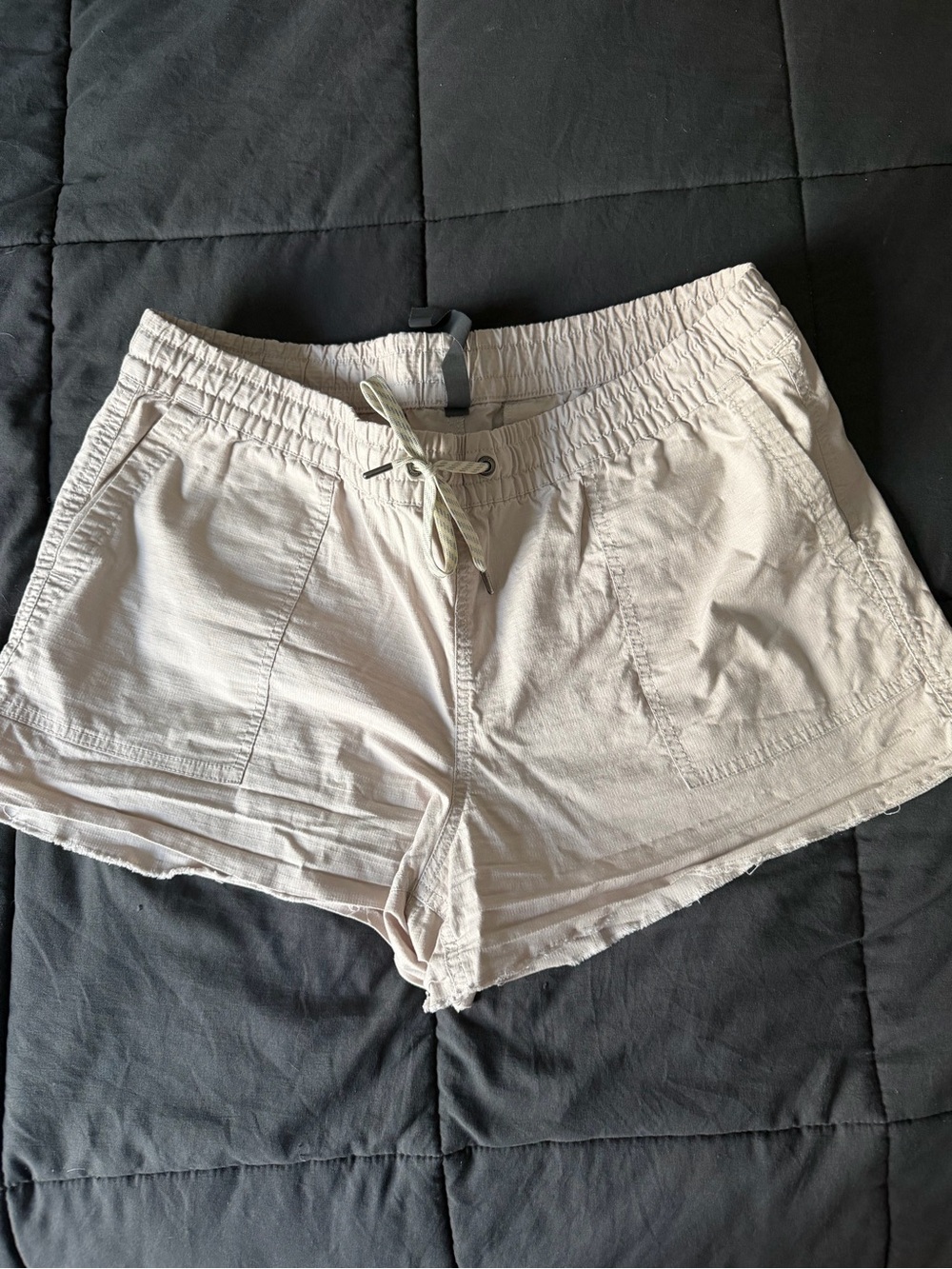 Vuori Women's Drawstring Lightweight Cream Shorts